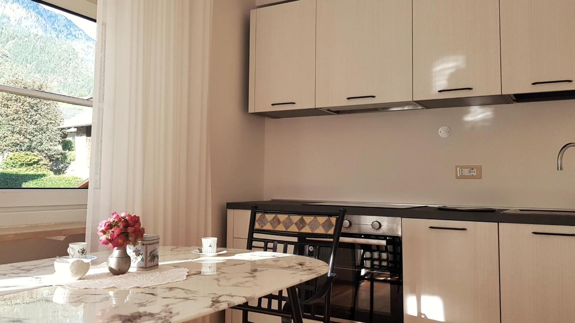 Cafe Rudi Living Bed & Breakfast Parcines Ngoại thất bức ảnh